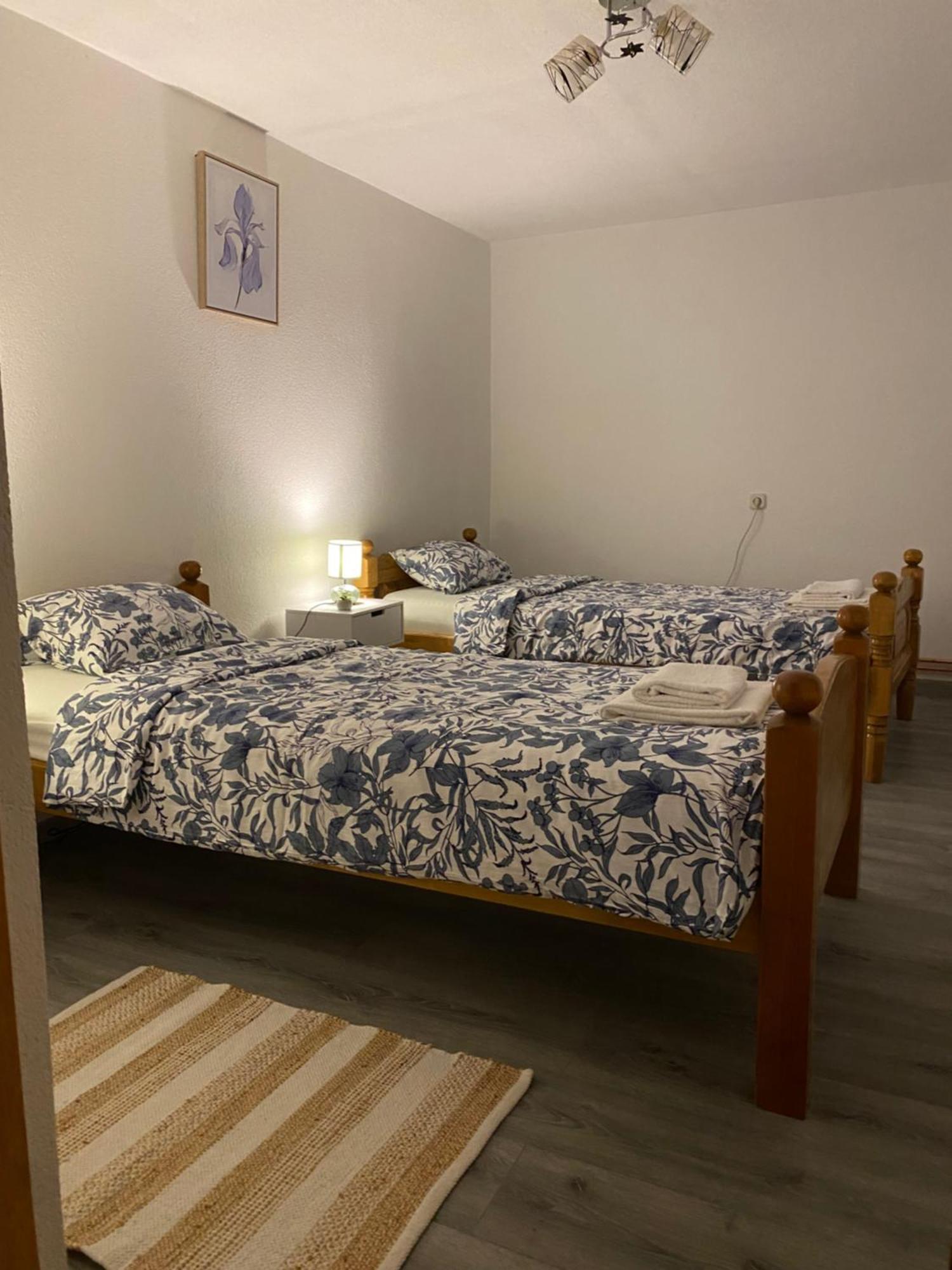 Izzy Apartment